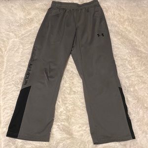 Boys M under armor pants. Smoke free home
